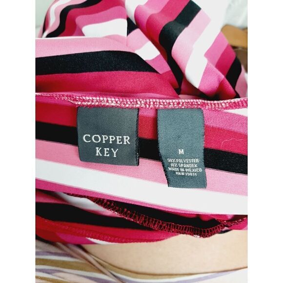 Copper Key medium pink black stripe stretch top - Picture 3 of 3
